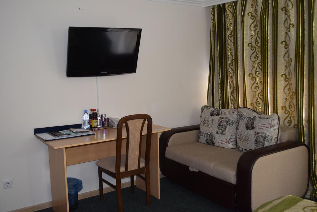 Bayterek Hotel Astana Kamer foto