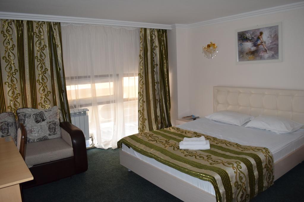 Bayterek Hotel Astana Kamer foto