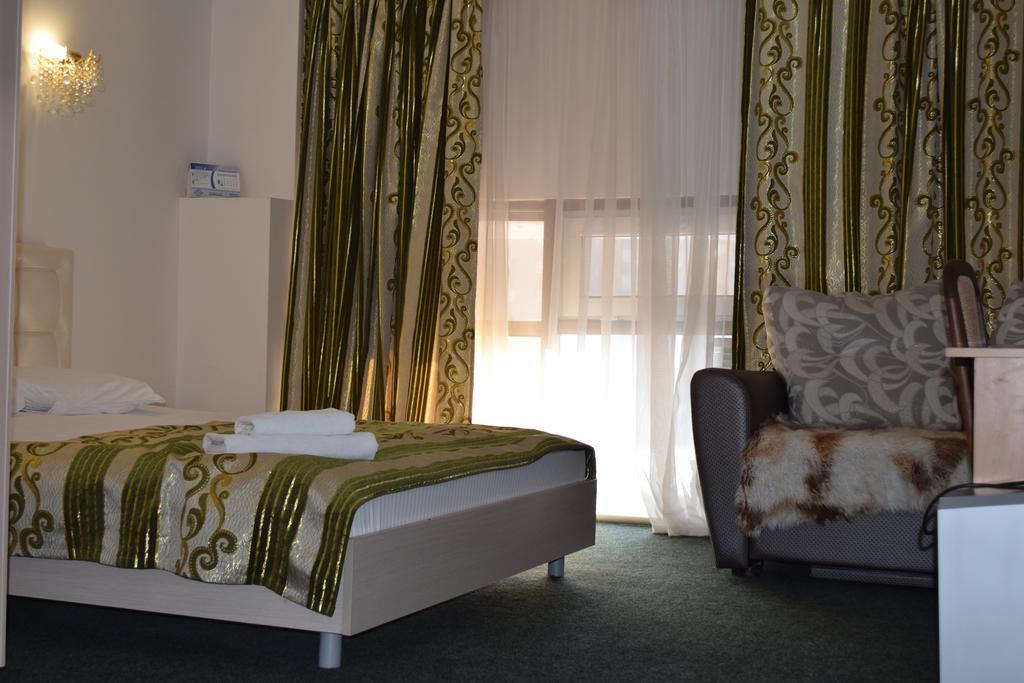 Bayterek Hotel Astana Kamer foto