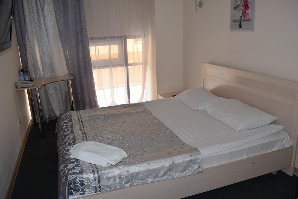 Bayterek Hotel Astana Kamer foto